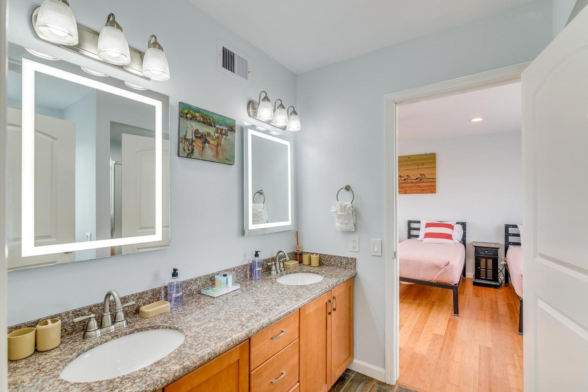Ocean-View Surfside Home With Boardwalk To Beach! Surfside Beach Εξωτερικό φωτογραφία