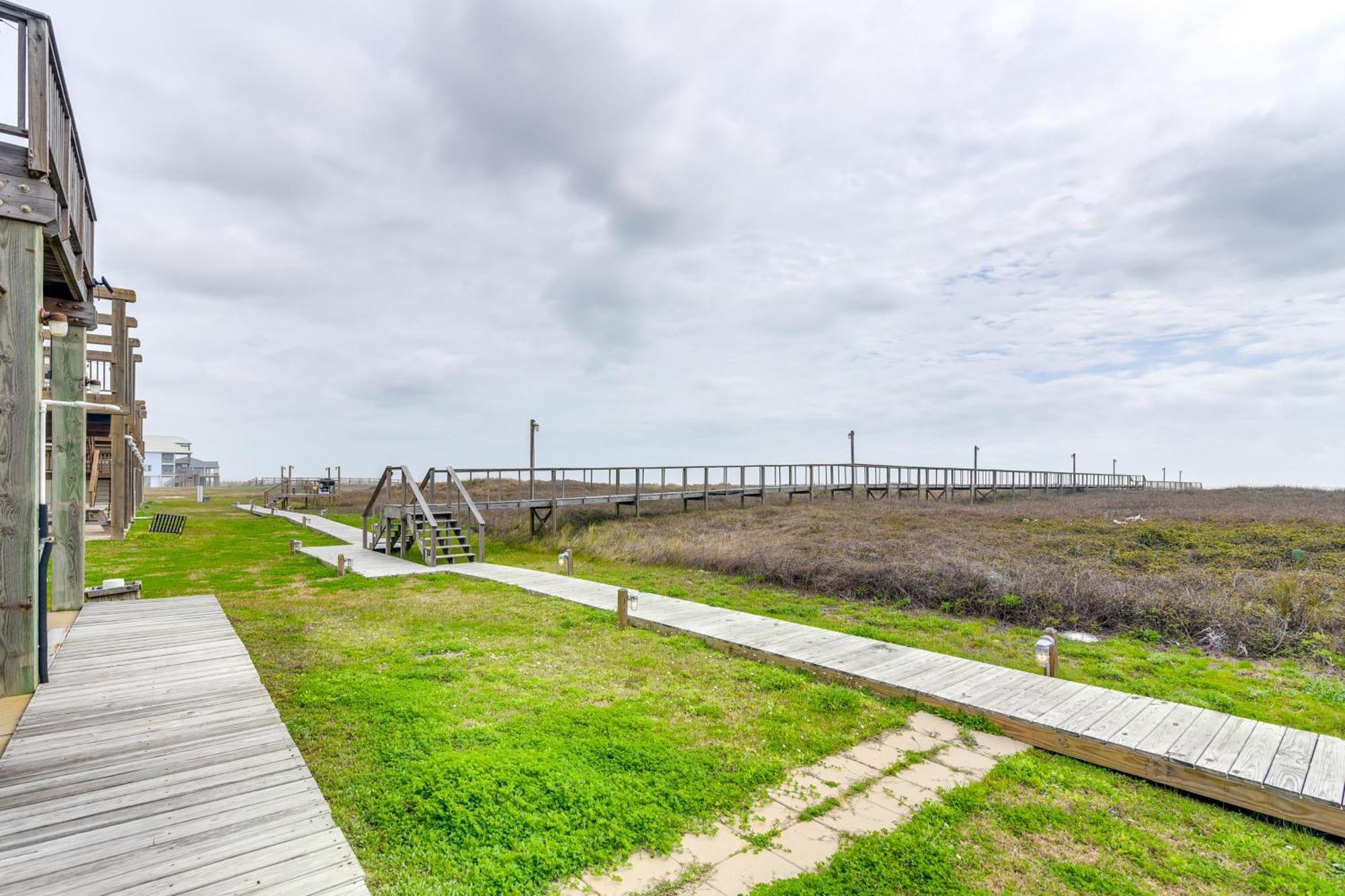 Ocean-View Surfside Home With Boardwalk To Beach! Surfside Beach Εξωτερικό φωτογραφία